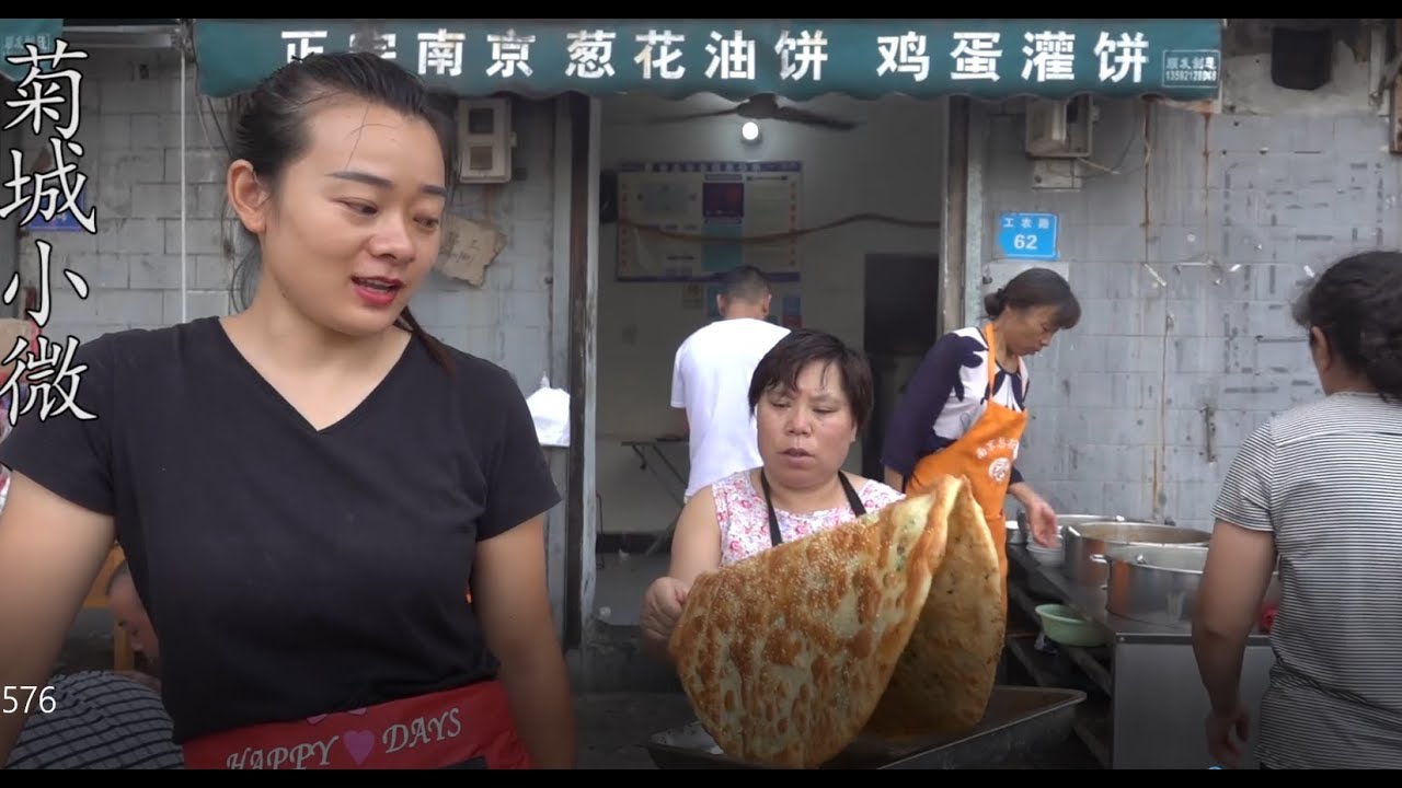南京夫妻卖早餐12年,两口大锅同时做!人均3元吃饱,便宜又好吃